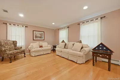 32 Scenic Hills Drive, Ridge, NY 11961 - Photo 17