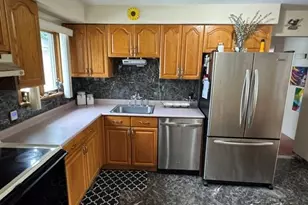 140 Union Ave, Lynbrook, NY 11563 - Photo 5