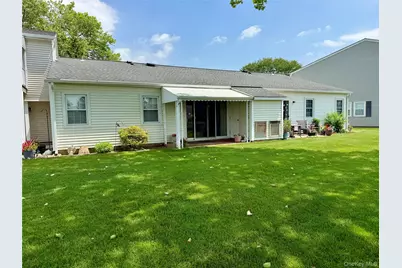 26 Harbor Road N, Amityville, NY 11701 - Photo 3