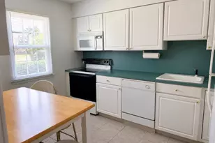 26 Harbor Road N, Amityville, NY 11701 - Photo 5