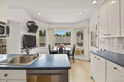 228 Robby Lane, Manhasset Hills, NY 11040 - Photo 11