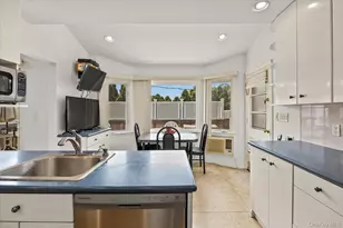 228 Robby Ln, Manhasset Hills, NY 11040 - Photo 11