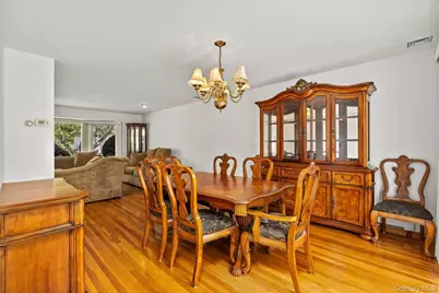 228 Robby Lane, Manhasset Hills, NY 11040 - Photo 9