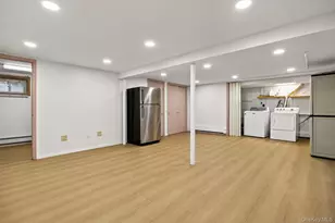 228 Robby Ln, Manhasset Hills, NY 11040 - Photo 29