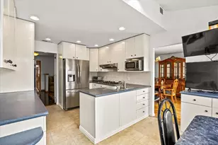 228 Robby Ln, Manhasset Hills, NY 11040 - Photo 13