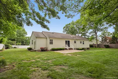 42 Apex Drive, Coram, NY 11727 - Photo 29