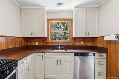 16 Ocean Avenue, Patchogue, NY 11772 - Photo 11