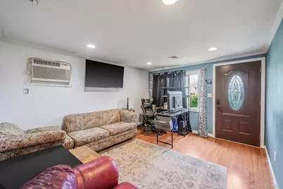 535 Outlook Avenue, West Babylon, NY 11704 - Photo 7