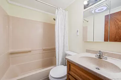 535 Outlook Avenue, West Babylon, NY 11704 - Photo 15