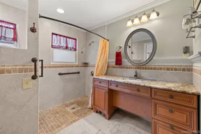 269 Brookville Avenue, Islip, NY 11751 - Photo 19
