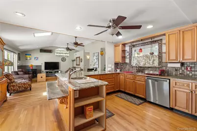 269 Brookville Avenue, Islip, NY 11751 - Photo 7