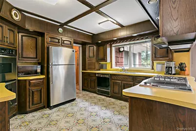 16 Meadow Road, Scarsdale, NY 10583 - Photo 11