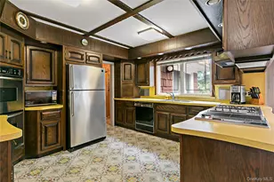 16 Meadow Rd, Scarsdale, NY 10583 - Photo 11