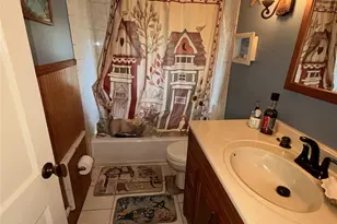 19 Surrey Ln, Levittown, NY 11756 - Photo 5