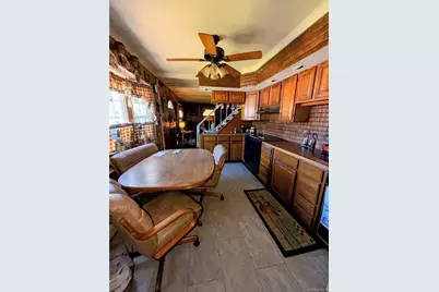 19 Surrey Lane, Levittown, NY 11756 - Photo 3