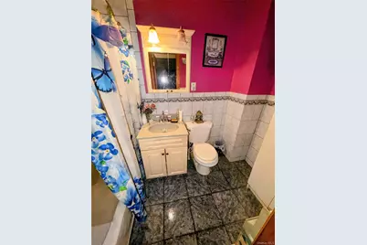 19 Surrey Lane, Levittown, NY 11756 - Photo 9