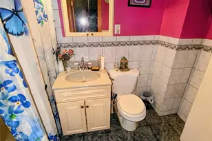 19 Surrey Ln, Levittown, NY 11756 - Photo 9