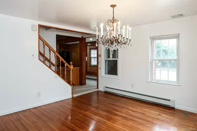49 Red Ground Road, Roslyn Heights, NY 11577 - Photo 11