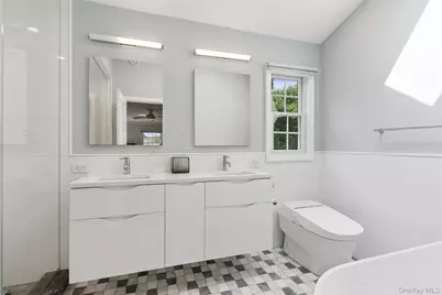 2539 Bradley Court, Merrick, NY 11566 - Photo 19