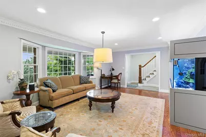 2539 Bradley Court, Merrick, NY 11566 - Photo 5