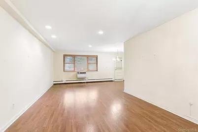 40 Stoner Avenue #1R, Great Neck, NY 11021 - Photo 7