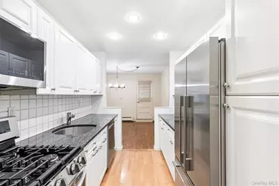 40 Stoner Avenue #1R, Great Neck, NY 11021 - Photo 13