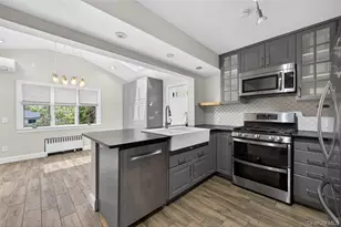 161 Greenway W, New Hyde Park, NY 11040 - Photo 5