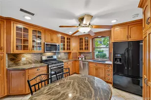 67 Topland Rd, White Plains, NY 10605 - Photo 5