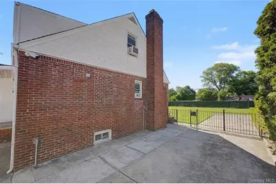 465 Washington Place, Mineola, NY 11501 - Photo 39