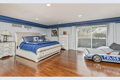 83 Cliff Road, Port Jefferson, NY 11777 - Photo 19