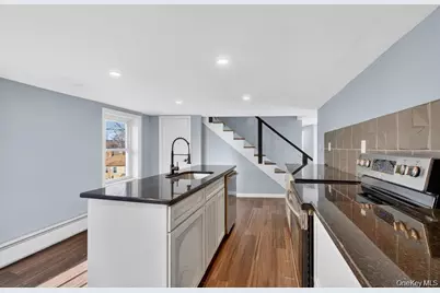 27 Spruce Street, Poughkeepsie, NY 12601 - Photo 3