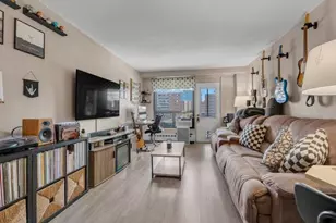 61-25 98th St, Rego Park, NY 11374 - Photo 3