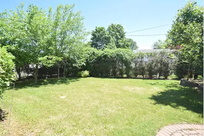 54 Camden Place, New Hyde Park, NY 11040 - Photo 31