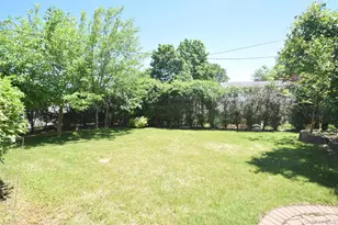 54 Camden Pl, New Hyde Park, NY 11040 - Photo 31