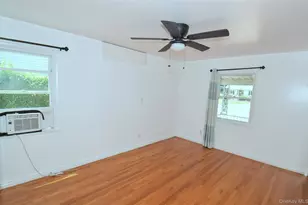 54 Camden Pl, New Hyde Park, NY 11040 - Photo 15