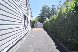 54 Camden Pl, New Hyde Park, NY 11040 - Photo 29