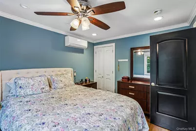 123 Stratford Avenue, Williston Park, NY 11596 - Photo 9