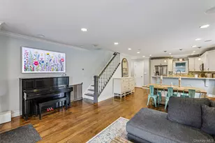123 Stratford Ave, Williston Park, NY 11596 - Photo 5