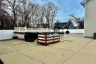 285 Daniel St, Lindenhurst, NY 11757 - Photo 5