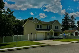 285 Daniel St, Lindenhurst, NY 11757 - Photo 3