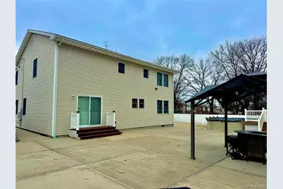 285 Daniel Street, Lindenhurst, NY 11757 - Photo 7
