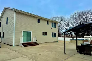 285 Daniel St, Lindenhurst, NY 11757 - Photo 7