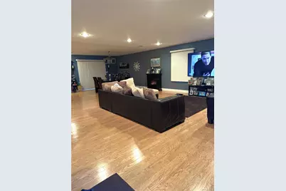285 Daniel Street, Lindenhurst, NY 11757 - Photo 13