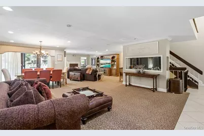 302 Vista Drive, Jericho, NY 11753 - Photo 9