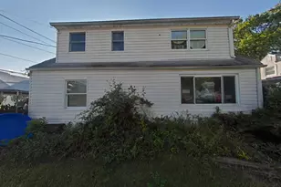 7 Lily Ln, Levittown, NY 11756 - Photo 7