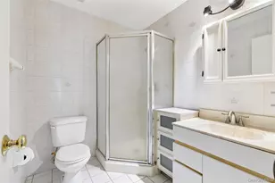 950 Skyline Dr, Coram, NY 11727 - Photo 27