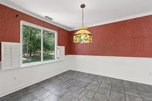 950 Skyline Dr, Coram, NY 11727 - Photo 9