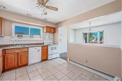 233 E Alhambra Avenue, Lindenhurst, NY 11757 - Photo 3