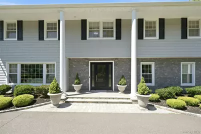 9 Vannina Place, Huntington, NY 11743 - Photo 5