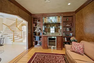 9 Vannina Pl, Huntington, NY 11743 - Photo 9